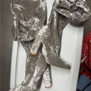 Velvet Knee-High Boots in Gray